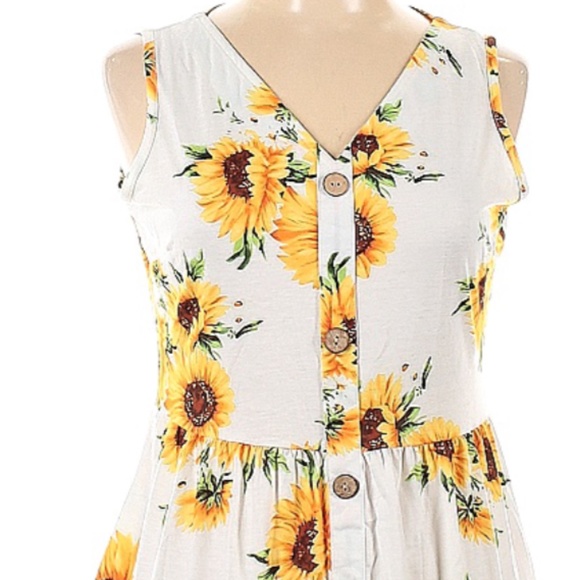 Host Pick - Unbranded Beautiful Sunflower Design MIDI length Dress in Size Large - Picture 2 of 4